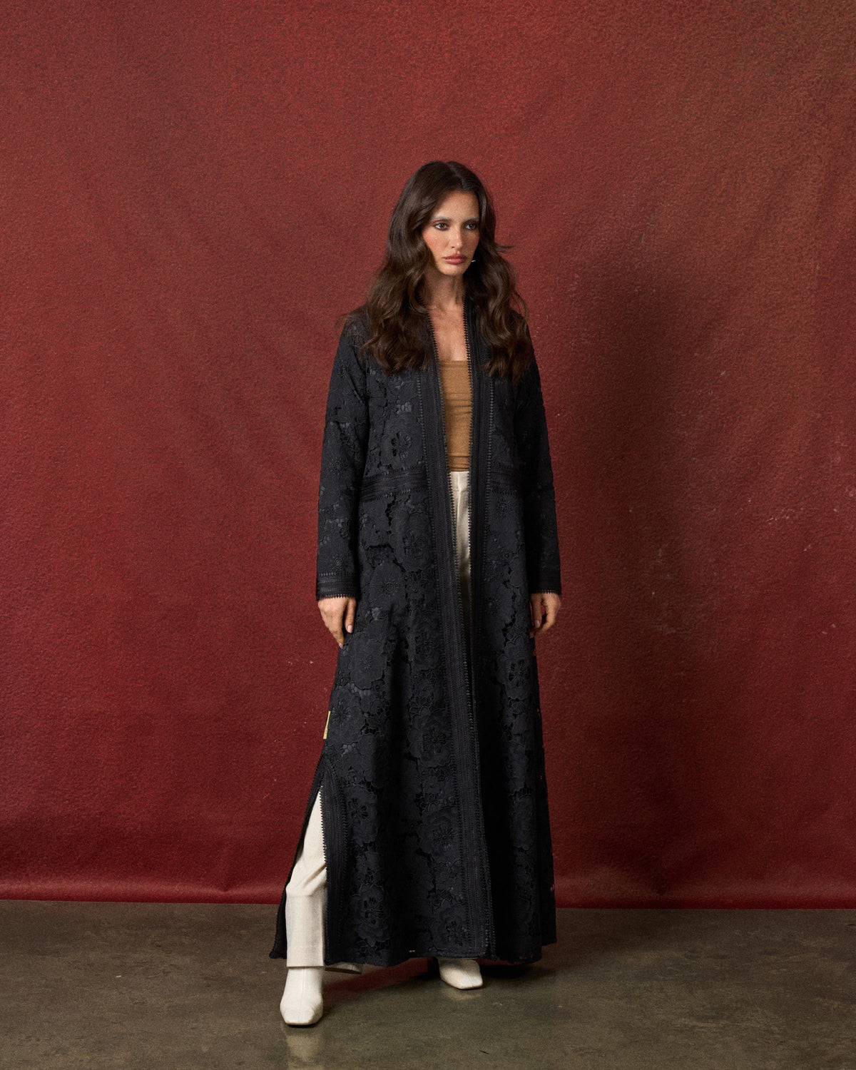 Buy online: the Iris abaya by Le Reflet, premium quality with a graceful, flowing cut. Trending design, fast home delivery across Qatar and Doha.