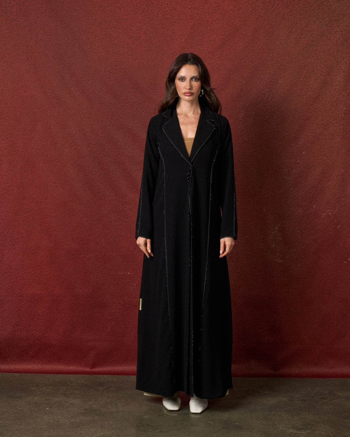 Buy online: the Astra abaya by Le Reflet, premium quality with a bold, contemporary cut. Trending design, fast home delivery across Qatar and Doha.