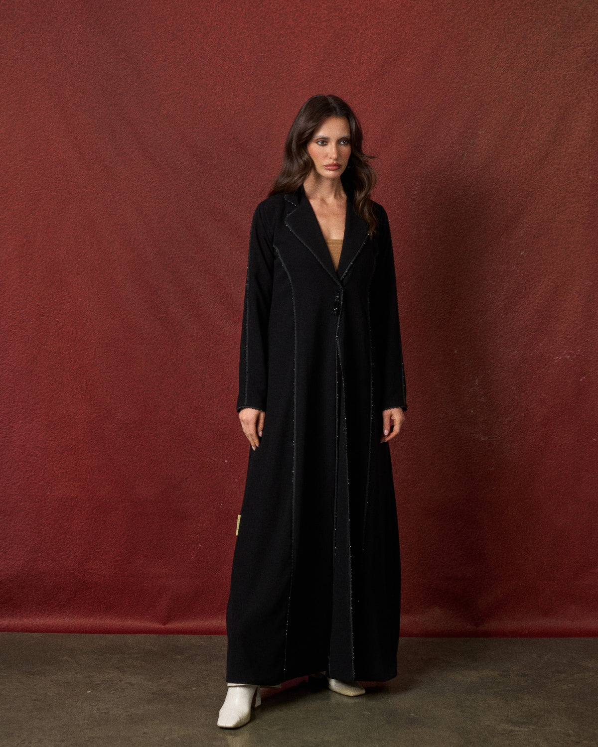 Buy online: the Astra abaya by Le Reflet, premium quality with a bold, contemporary cut. Trending design, fast home delivery across Qatar and Doha.
