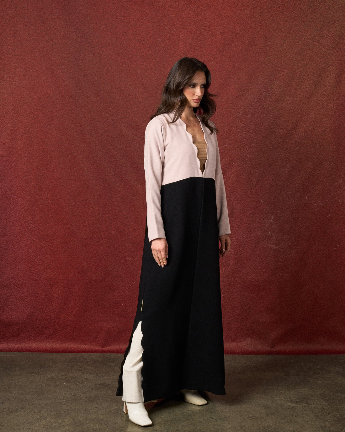 Buy online: the Blush abaya by Le Reflet, premium quality with soft, elegant tailoring. Trending design, fast home delivery across Qatar and Doha.